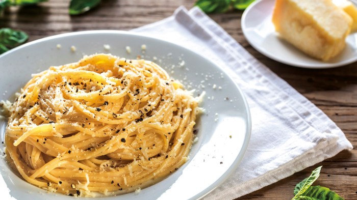 Ricotta francobolli cacio e pepe